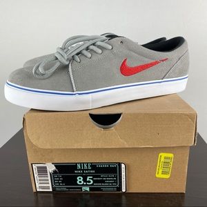 NIKE SATIRE | SIZE 8.5 | 536404-064 | NIB DS